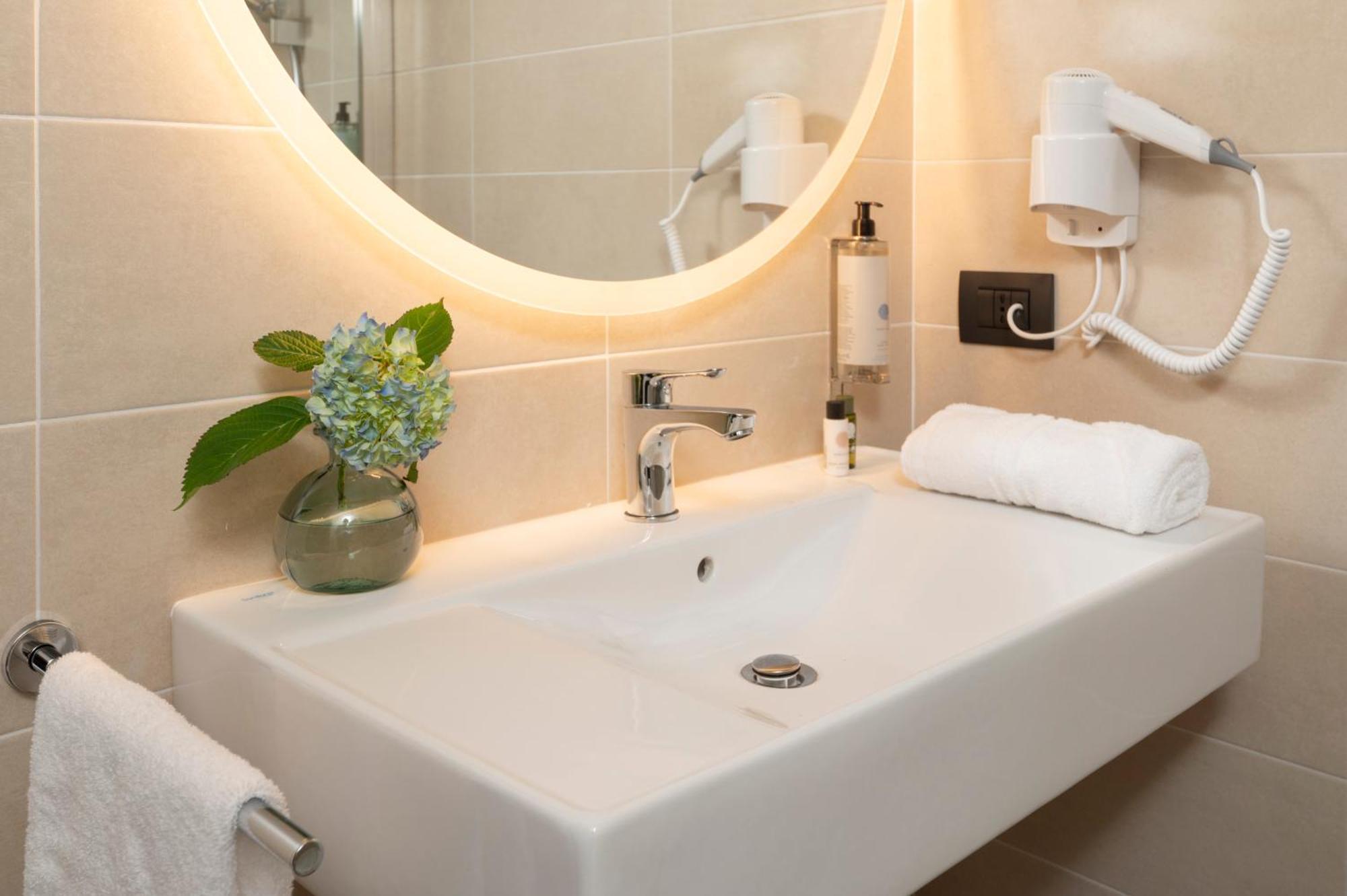 San Martino Siccomario Hotel Plaza מראה חיצוני תמונה