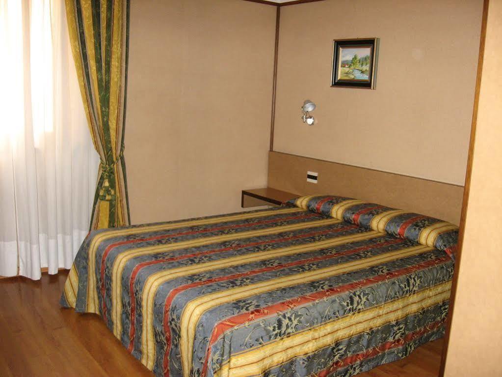 San Martino Siccomario Hotel Plaza מראה חיצוני תמונה