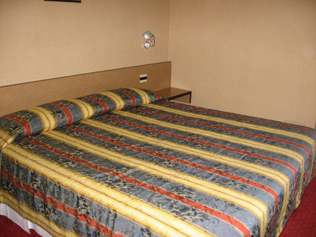 San Martino Siccomario Hotel Plaza חדר תמונה